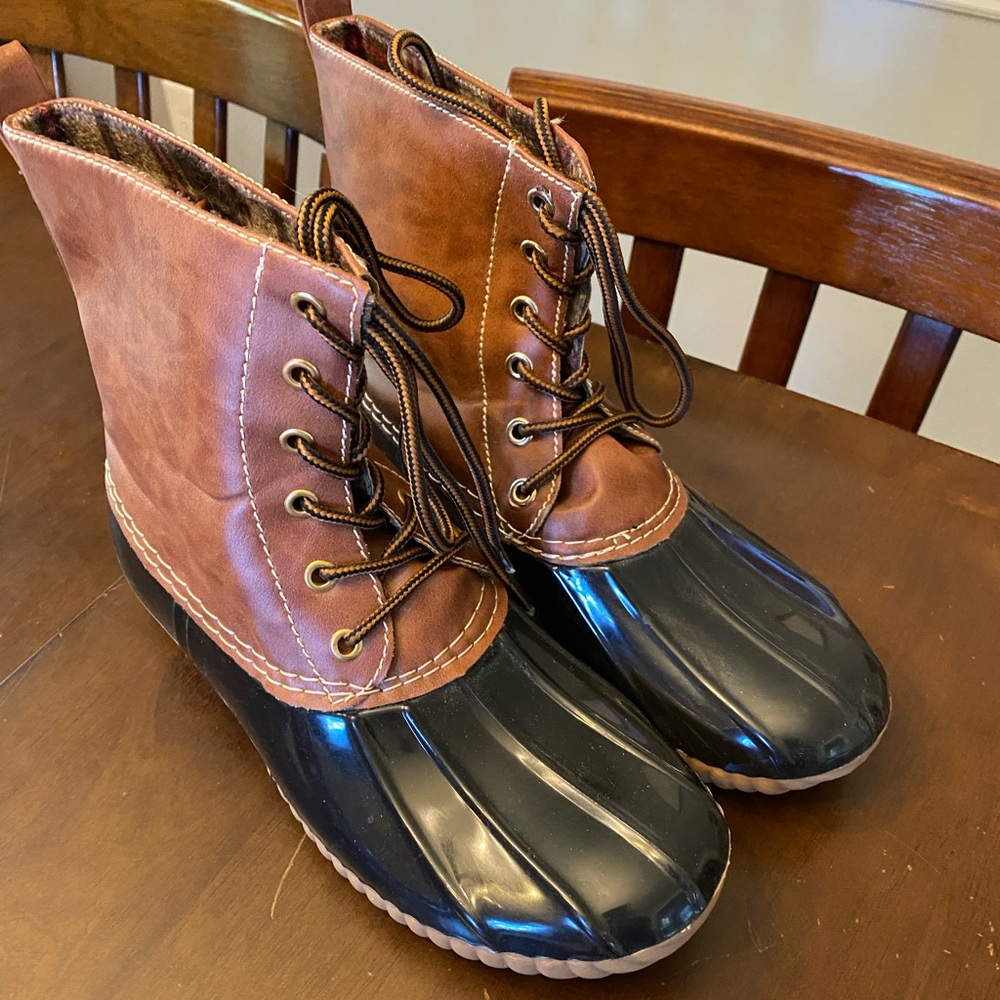 Duck Boot Style Boots